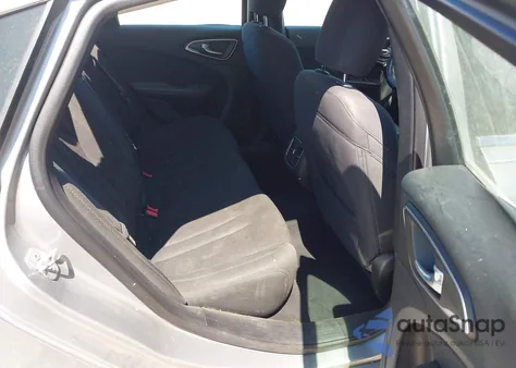 2015 Chrysler 200 Limited z USA, uszkodzony, nr VIN 1C3CCCAB9FN532823